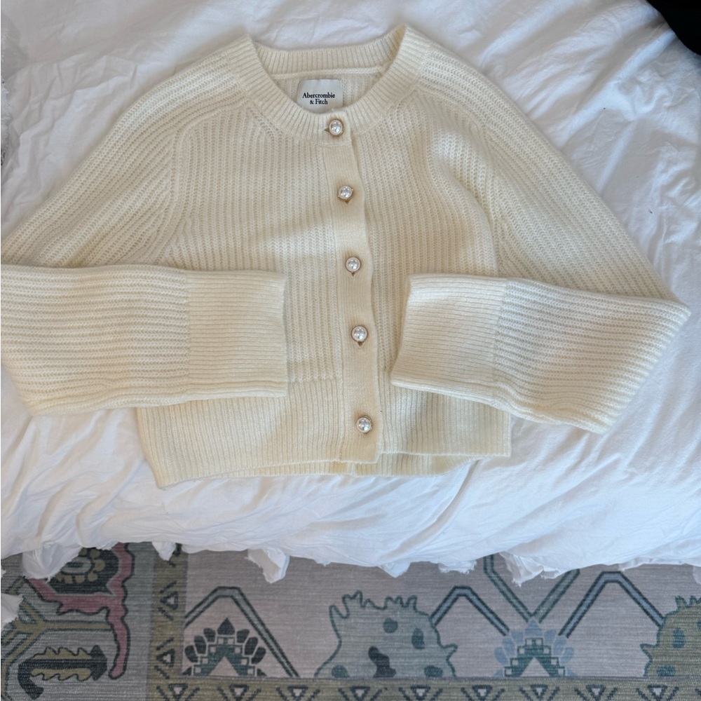 Abercrombie Rich Cream Cardigan Sweater